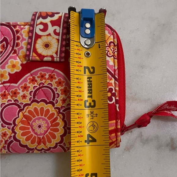 Vera Bradley Red Paisley In Paradise Small Quilted Bifold Wallet ID Window - Picture 5 of 6